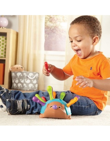 Smulkiosios motorikos žaidimas Ežiukas - Lavinamieji žaislai nuo 18 mėnesių Smulkiosios motorikos žaidimas Ežiukas - Lavinamieji žaislai nuo 18 mėnesių