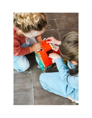 Lilliputiens veiklos namukas - Lavinamieji žaislai vaikams Lilliputiens veiklos namukas - Lavinamieji žaislai vaikams