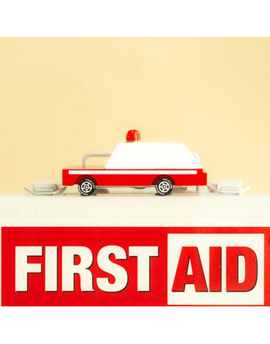 Candylab medinis greitosios pagalbos automobilis - Mediniai mašinų modeliukai Candylab medinis greitosios pagalbos automobilis - Mediniai mašinų modeliukai