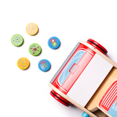 Bigjigs medinis vaikiškas dulkių siurblys