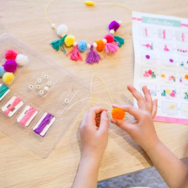 Pompomsų vėrinio gamybos rinkinys - Rankdarbių rinkiniai vaikams