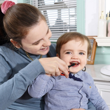 Mombella mokomasis dantų šepetukas Dori - Prekės kūdikiams