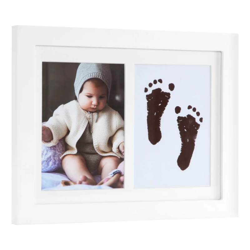 Baltas rėmelis su kūdikio rankos/pėdos atspaudu