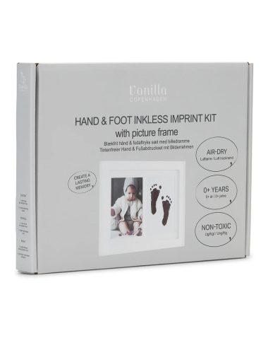 Baltas rėmelis su kūdikio rankos/pėdos atspaudu