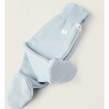 ZIPPY termo kostiumėlis kūdikiams (0-9/12 mėn) iš arti, matosi kelnytės su pėdutėmis