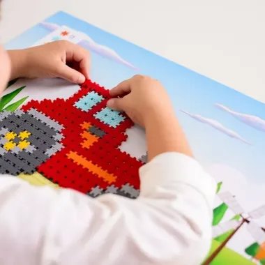 Meli Minis konstruktorius Traktorius (250 el.) - vaikas dėlioja