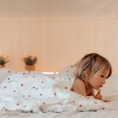 Brūns dvielis ar kapuci bērniem - Lapute.lt