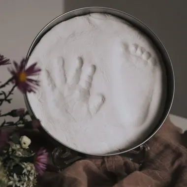 Balts rāmītis ar mazuļa rokas/pēdas nospiedumu - Lapute.lt