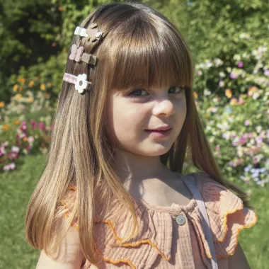Plaukų segtukai Pavasaris (3 vnt.) ir mergaitė