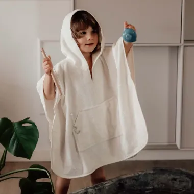 Baltas vaikiškas pončas (2-6 m.)