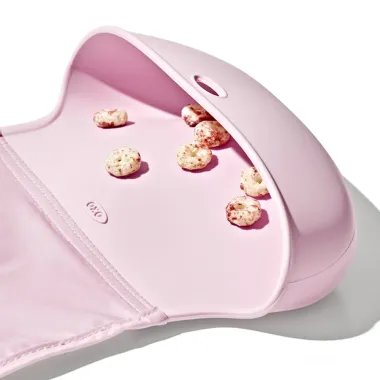 OXO silikona priekšautiņš ar kabatu, rozā - Bērnu preces - Lapute.lt