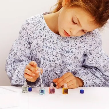 Rinkinys Mano kvepalų dirbtuvės ir mergaitė