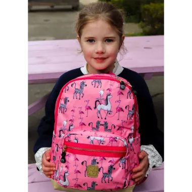 Pick & Pack kuprinė pradinukams Princesės, M - mergaitė laikanti kuprinę