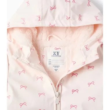 Rausva lietaus striukė Kaspinėliai (6/9-24/36 mėn) - užsegimas ir pašiltinimas iš arti