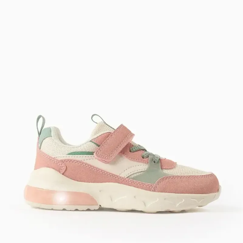 Šviečiantys sportiniai batai mergaitėms (25-32) - matosi, kaip šviečia padas Šviečiantys sportiniai batai mergaitėms (25-32) - matosi, kaip šviečia padas