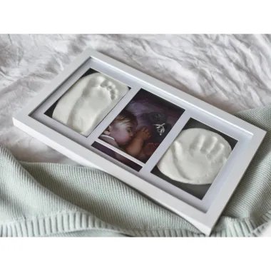 Balts rāmis ar mazuļa rociņu un kāju nospiedumiem | Lapute.lt