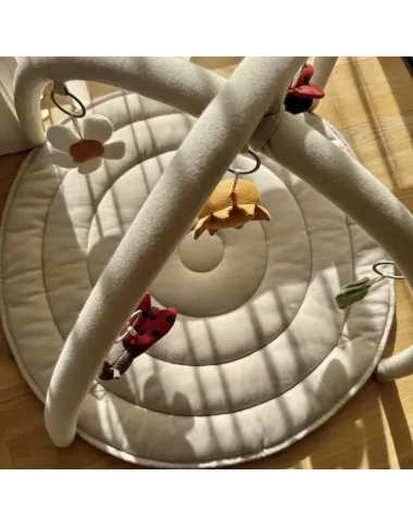 Vanilla Copenhagen lavinamasis kilimėlis Ladybug kūdikiams iš organinės medvilnės Vanilla Copenhagen lavinamasis kilimėlis Ladybug kūdikiams iš organinės medvilnės