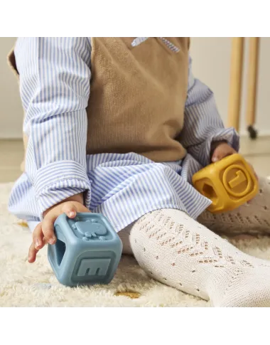 Miniland mīkstie sensorie klucīši (6 gab.) Miniland mīkstie sensorie klucīši (6 gab.)