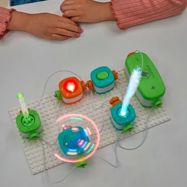 Miniland mokslinis elektros grandinių rinkinys su šviesos ir garso efektais