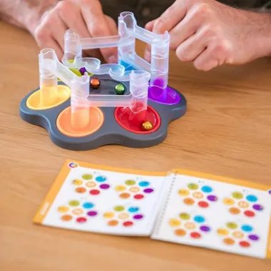 Loginis žaidimas Dropzone - kamuoliukų galvosūkis vaikams nuo 8 metų