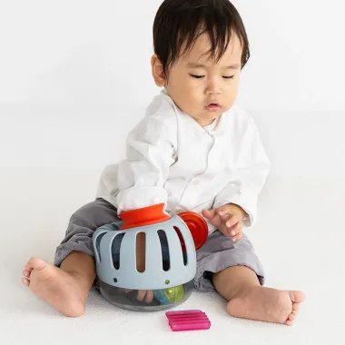 Sensorinis žaidimas Žibintas – idealus dydis mažoms rankytėms