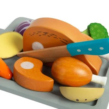 Medinis pietų rinkinys vaikams – kepta višta su daržovėmis.