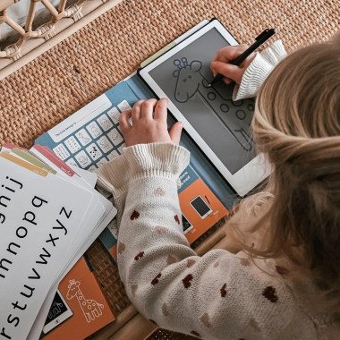 Kūrybinė planšetė vaikams ramiam žaidimui kelionėse ar namuose