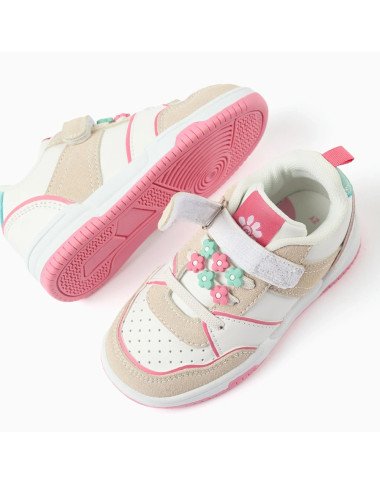 Rausvi sportbačiai mergaitei su gėlėmis