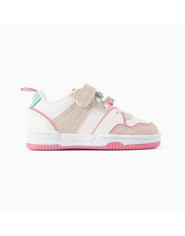 Rausvi sportbačiai mergaitei su gėlėmis