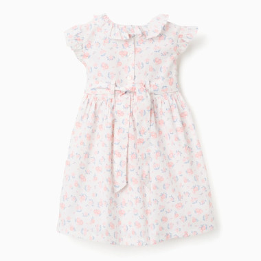 Balta suknelė mergaitei su ružavomis gėlytėmis