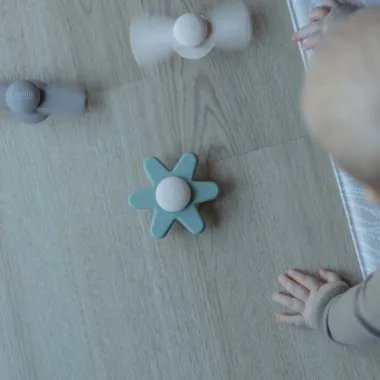 Lavinamieji suktukai kūdikiui su besisukančiais elementais